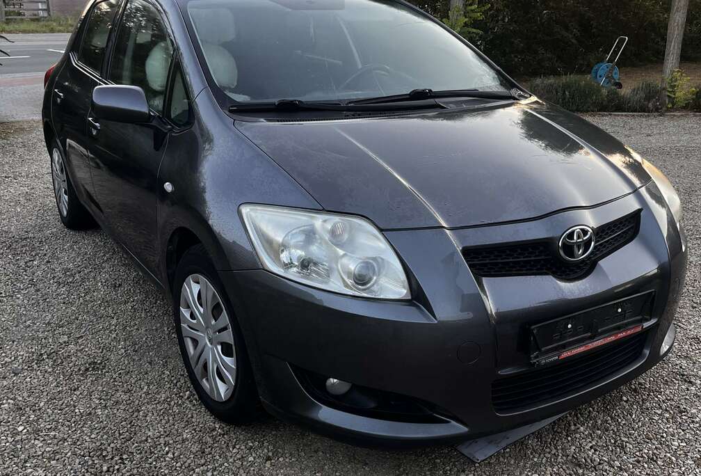 Toyota 1.4 D-4D Linea Luna Pack MM