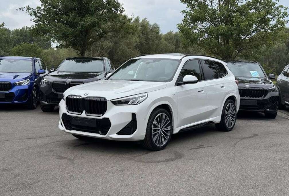 BMW sDrive18i M Sport / PANODAK / TREKHAAK / DODE HOEK