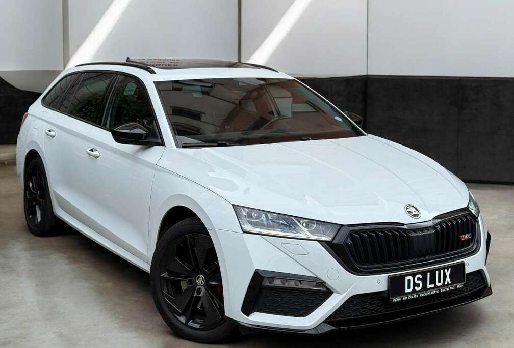 Skoda VRS iV DSG7 VIRTUAL COCPIT / LED / PANO NEW MODEL