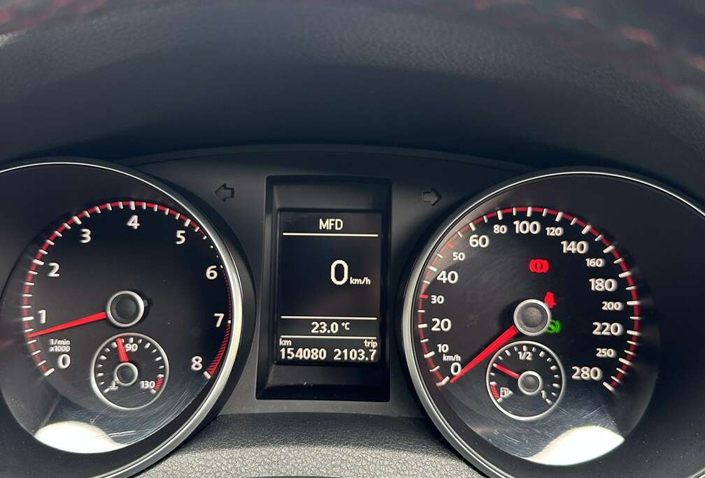 Volkswagen 2.0 DSG adidas