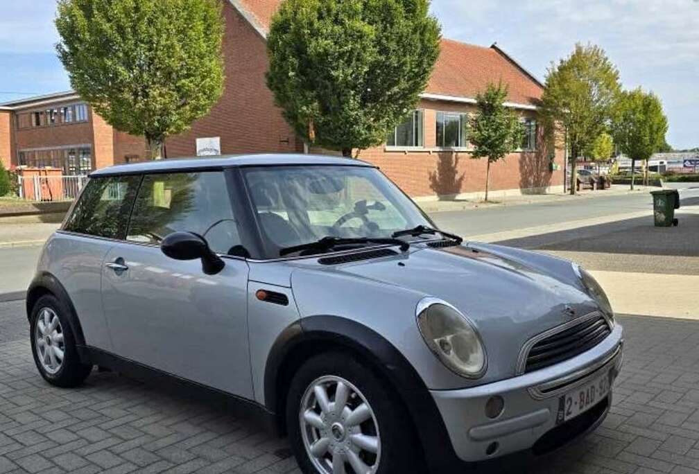 MINI 1,6 Benzin . Automatisch