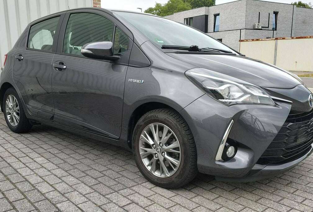 Toyota Yaris Hybrid 1.5i VVT-i Comfort and pack Style