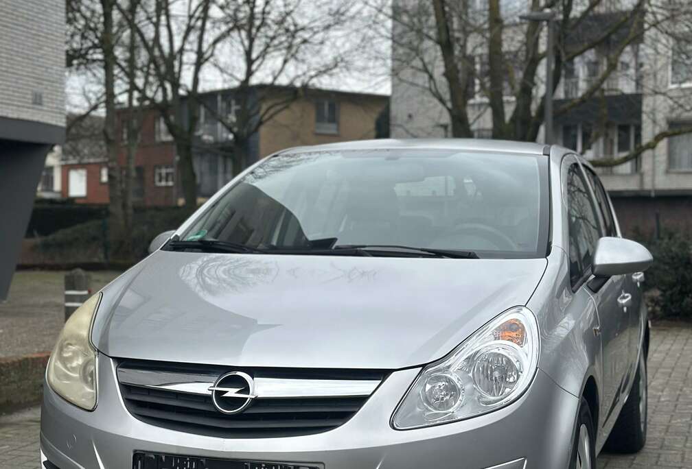 Opel 1.2 16V Selection 110 Jahre