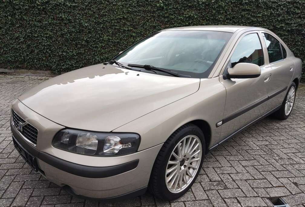 Volvo / 2002 / 2.4D / 177.000 / Diesel / 1e eigenaar
