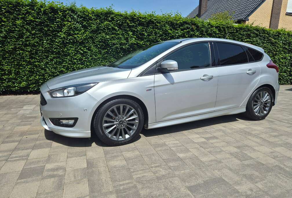 Ford Focus 1.0 EcoBoost ST Line