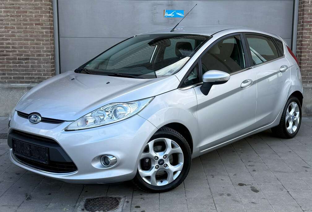 Ford Fiesta 1.25i Titanium ‼️12 mois de garantie ‼️