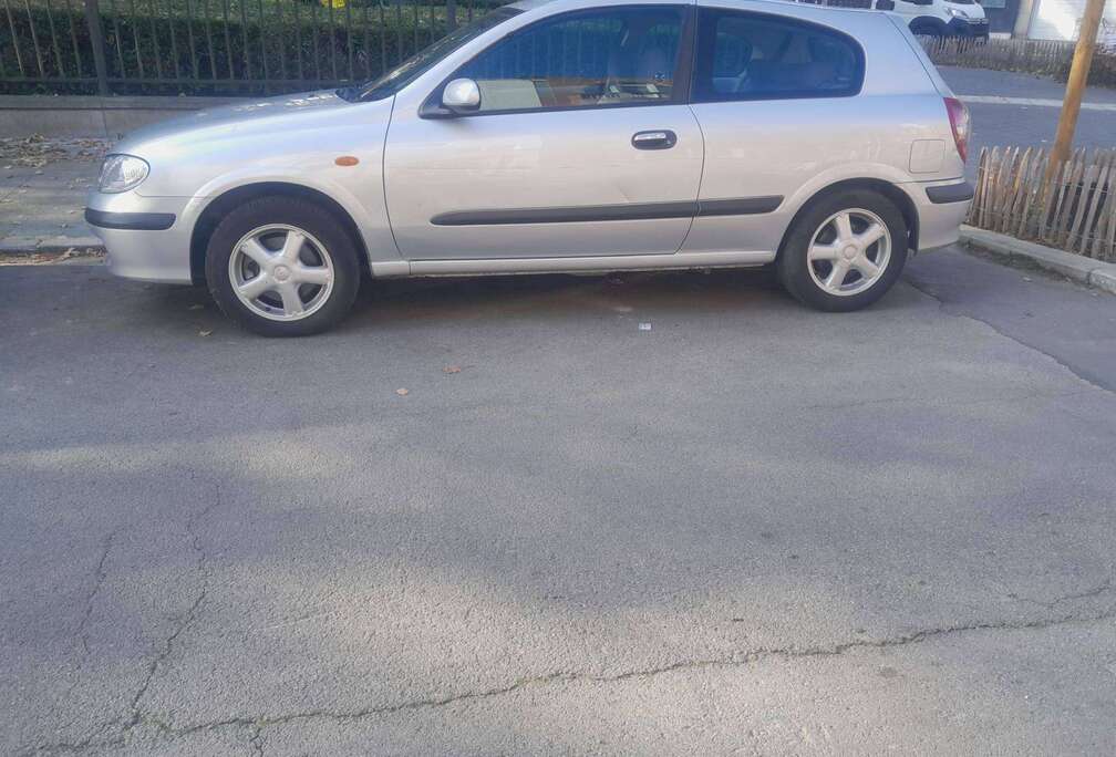 Nissan 1.5i 16v Comfort SR