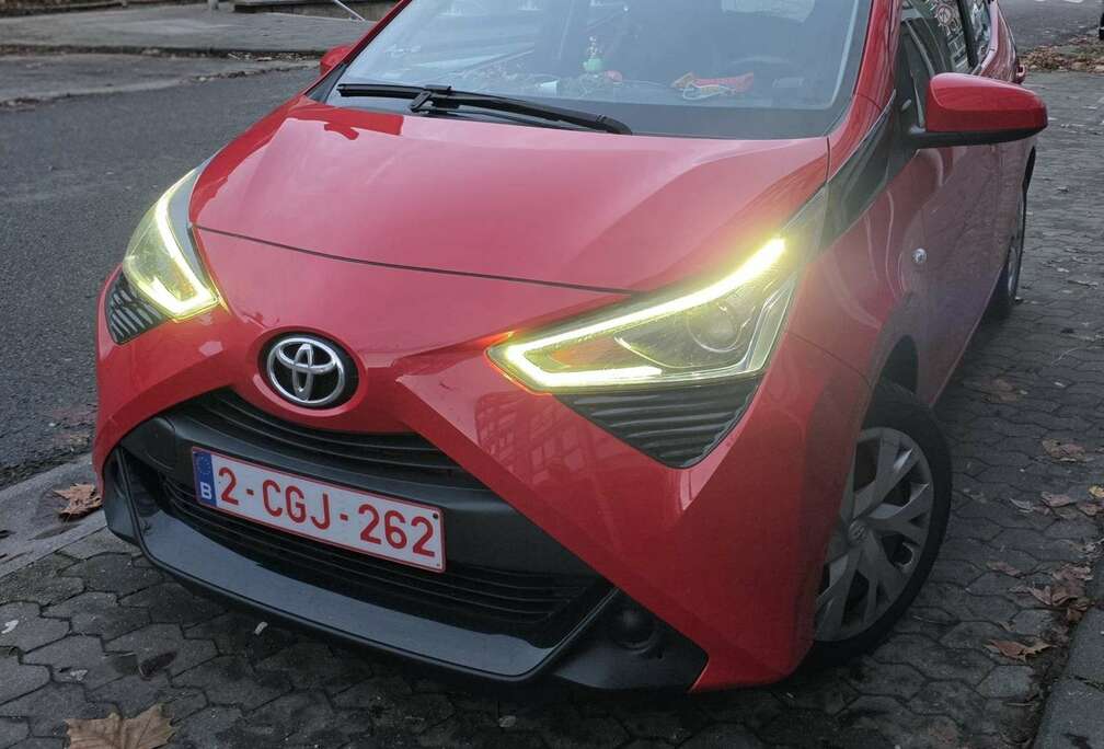 Toyota 5d.1.0 VVT-i Multi Mode x-play2 LHD