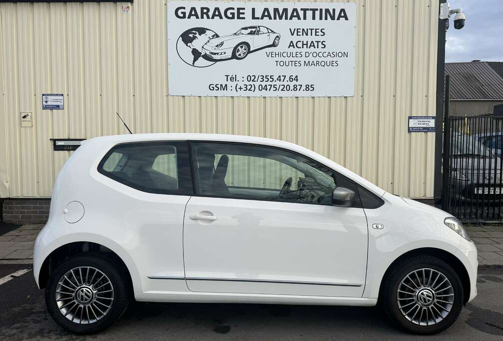 Volkswagen Up 1.0i  avec carnet complet garantie 1 an