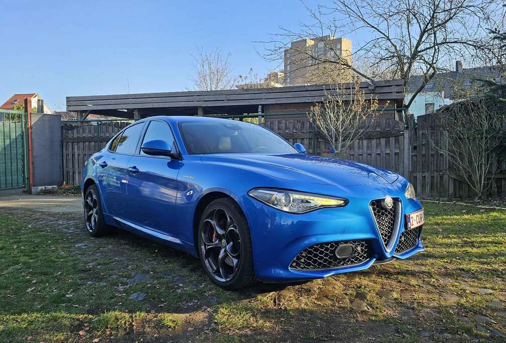 Alfa Romeo 2.0 Turbo 16V AT8-Q4 Veloce