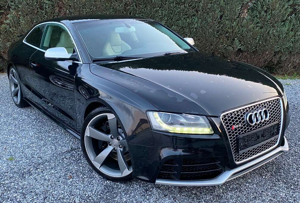 Audi 4.2i V8 FSI Quattro