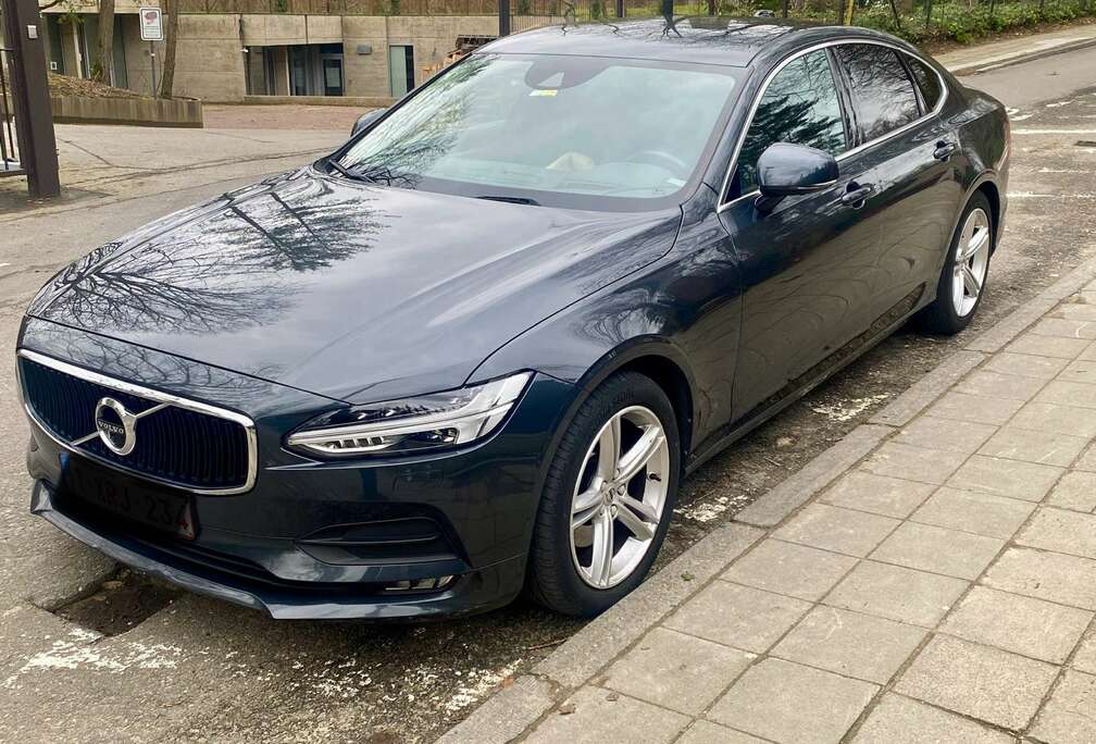 Volvo 2.0 D4 Momentum Geartronic, beacoup d’options