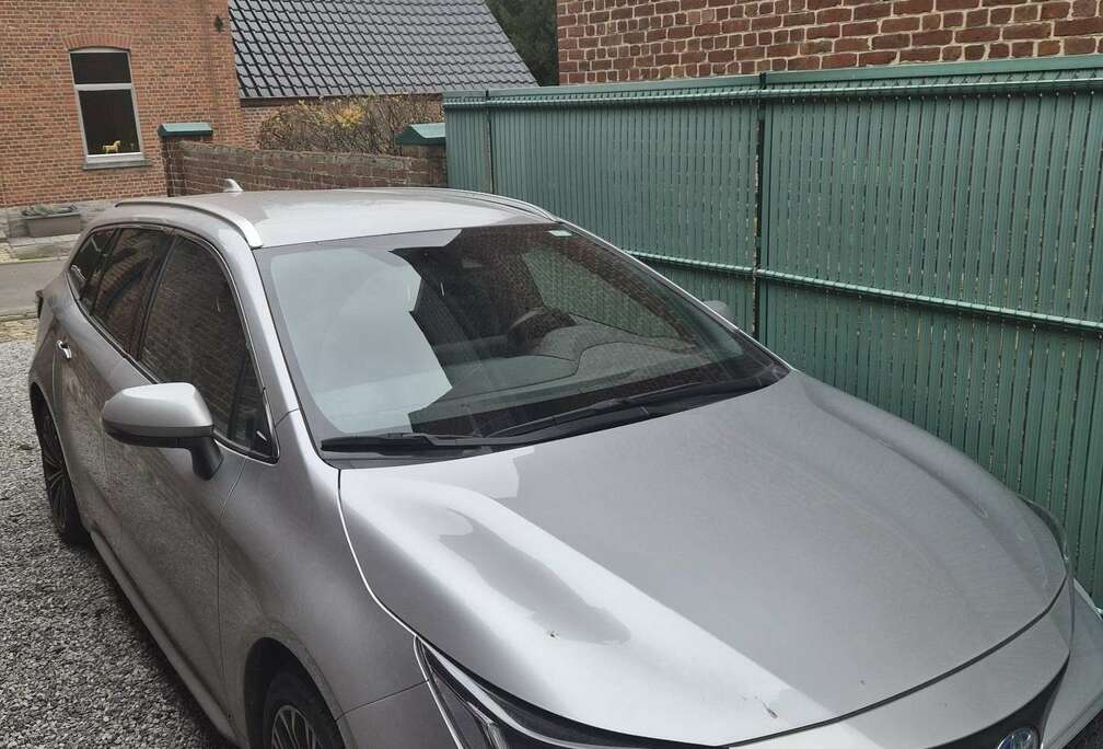 Toyota SW Hybrid 1.8 Premium e-CVT