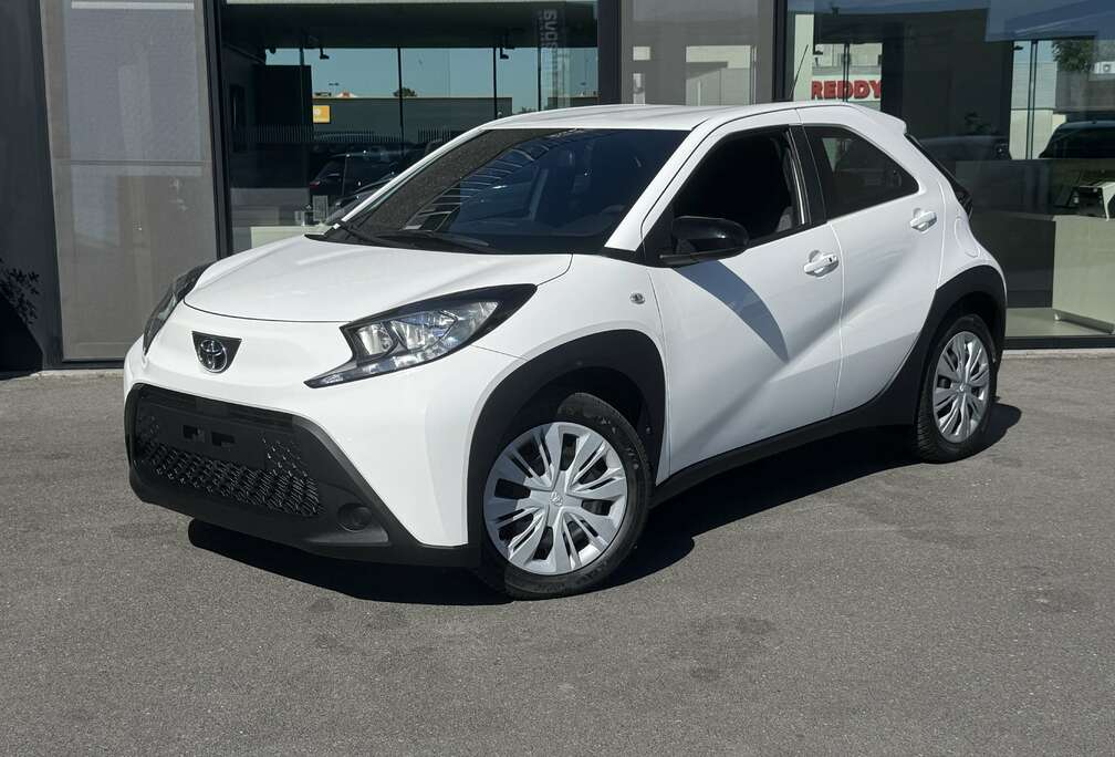 Toyota PLAY - AUTOMAAT  1.0 VVT-I - 72 PK  CAMERA + CAR-PLAY