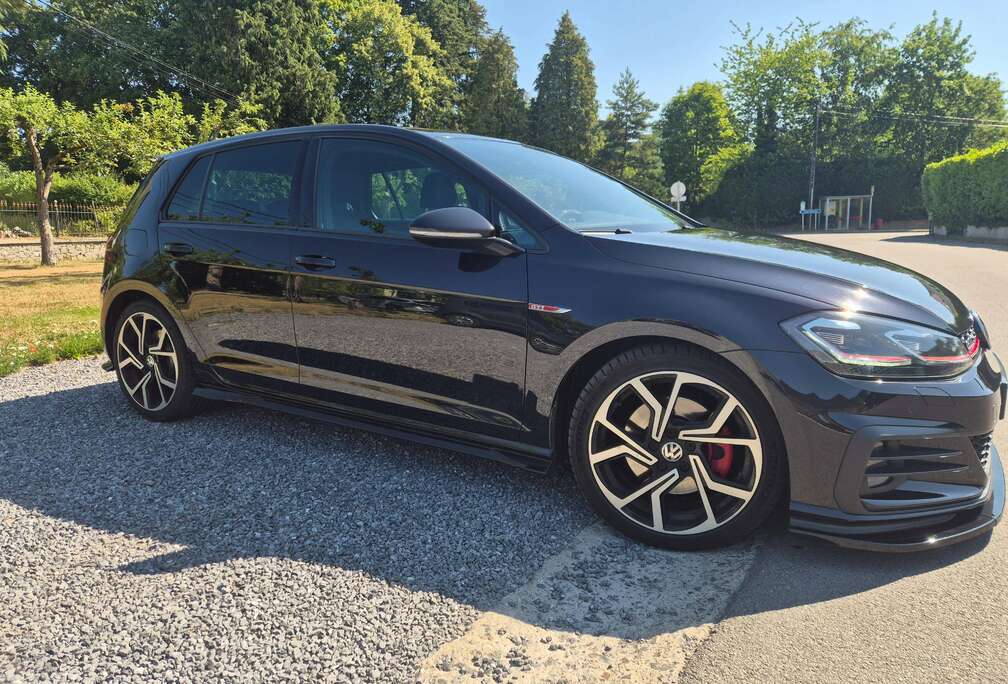 Volkswagen Golf 2.0 TSI Performance DSG