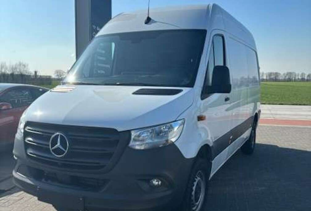 Mercedes-Benz L2H2 €36.000 excl btw