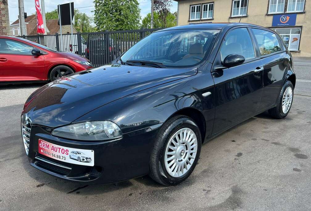 Alfa Romeo 1.9 JTD *** CLIM/ATTACHE REMORQUE ***