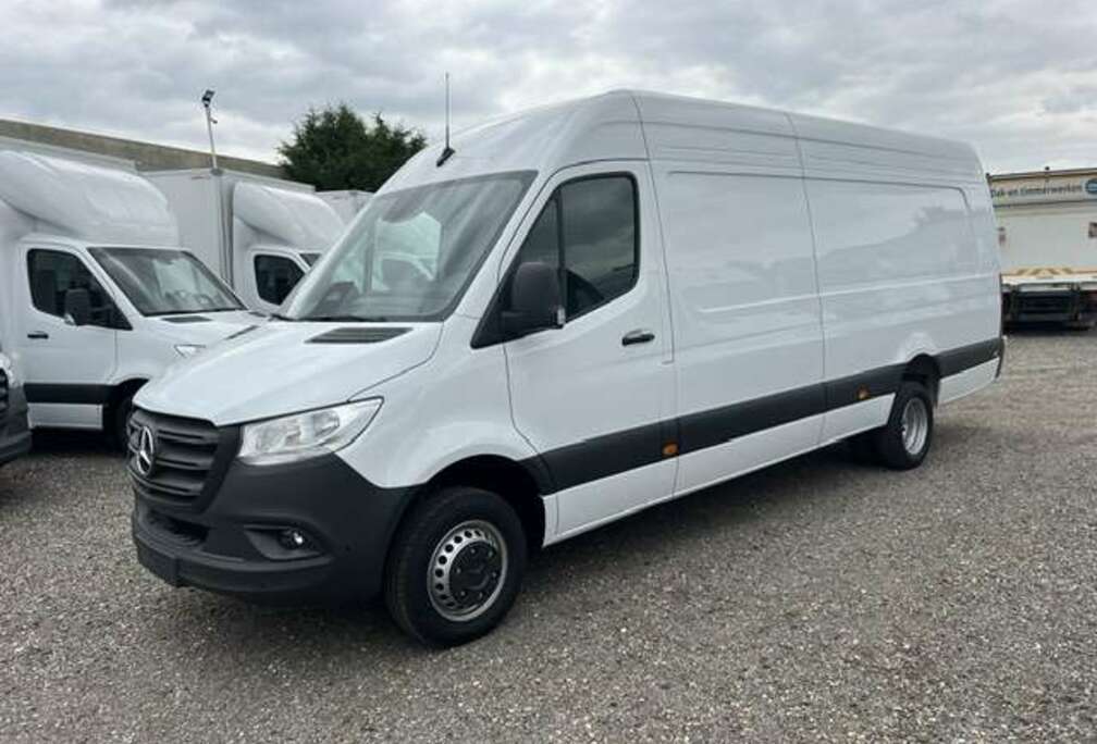 Mercedes-Benz 519 XXL L4H2 -  € 48900 EX BTW