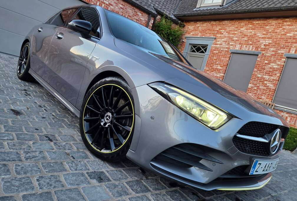 Mercedes-Benz ///AMG-Line Yellow Art Edition