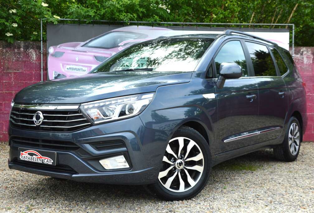 SsangYong 2.2 SV220e-XDi 2WD Sapphire UTILITAIRE 5 PLACES