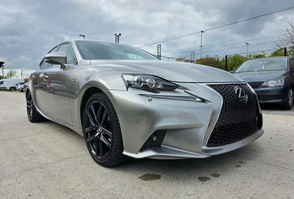 Lexus Lexus IS 300h F-Sport Line - 2.5i Hybride E-CVT