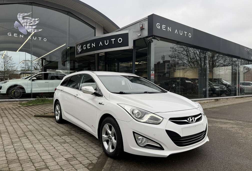 Hyundai SW 1.7 CRDi Lounge * 12 MOIS GARANTIE *