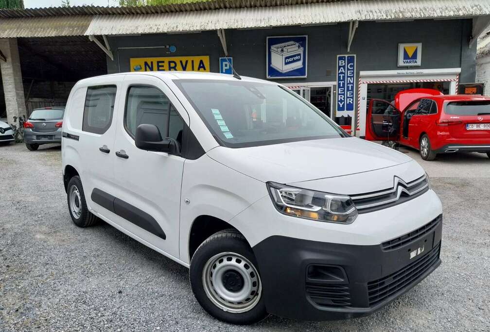 Citroen 1.5 BlueHDi M Light Club *Capt. AR*Blth*272 x 60*