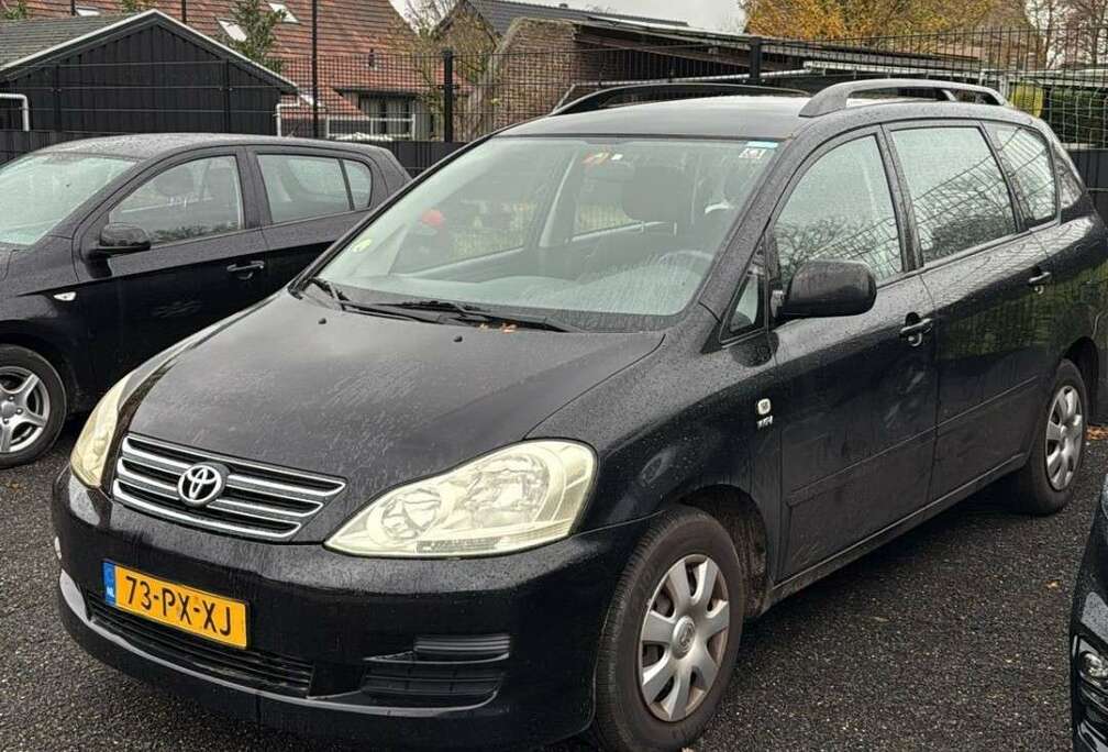 Toyota 2.0i Linea Luna 7p.