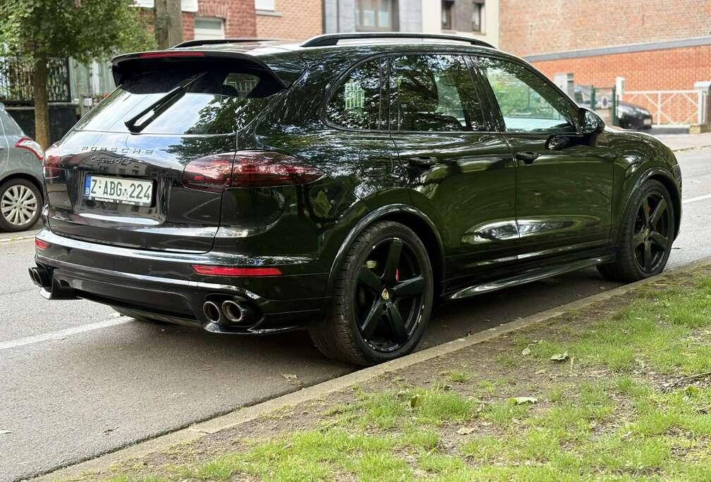 Porsche 3.6 Bi-Turbo V6 GTS Tiptronic S