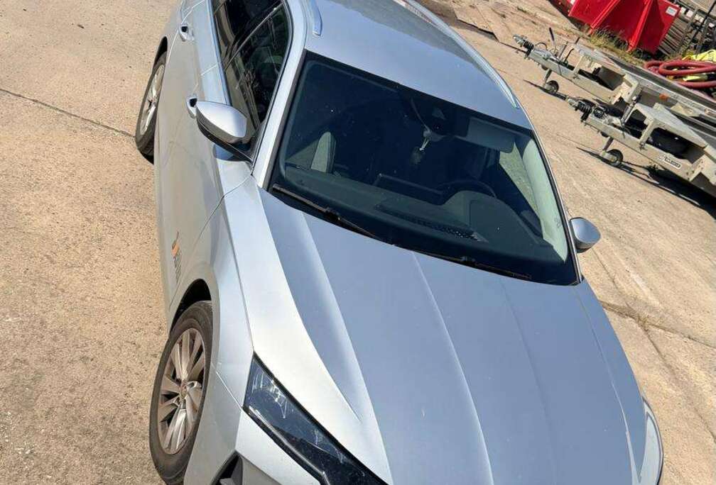 Skoda Octavia Combi Corporate 1.5 TSI m-HEV 85 kW (116 ch) DSG7