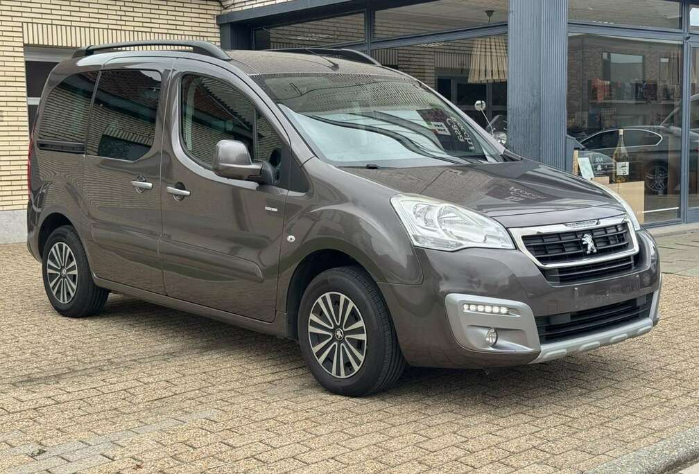 Peugeot FACELIFT! / STYLE! / EURO 6b! / GEKEURD VVK!