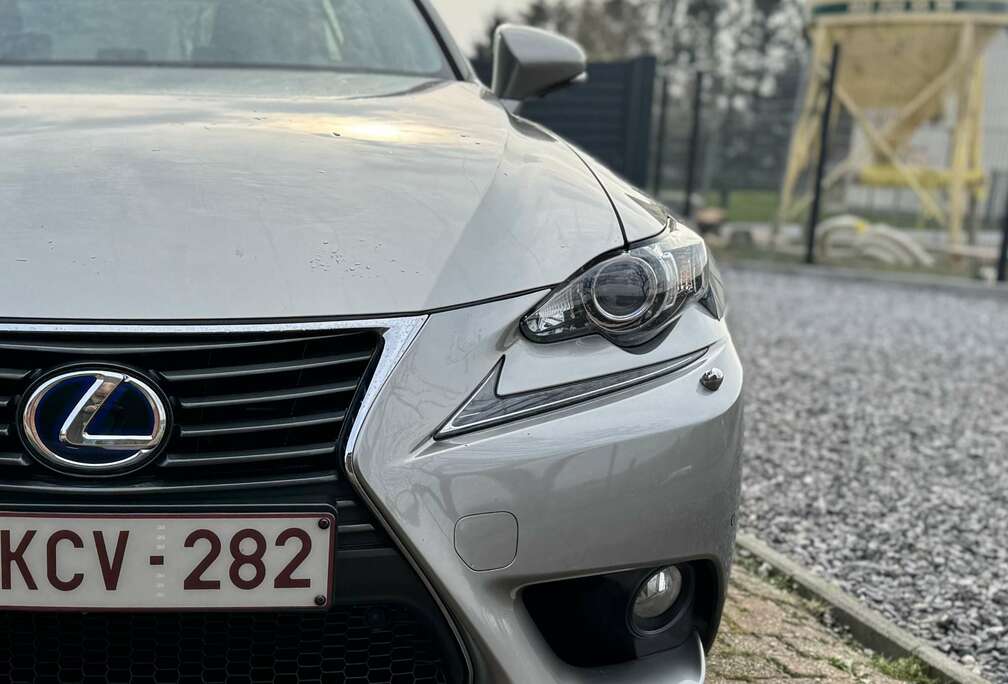 Lexus IS 300H Business +