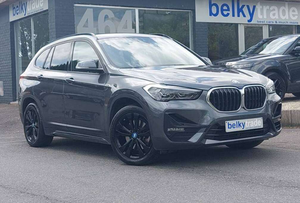 BMW xDrive25e Sportline  Business  Trekhaak - Navi  Camera  - Zetelverwarming -