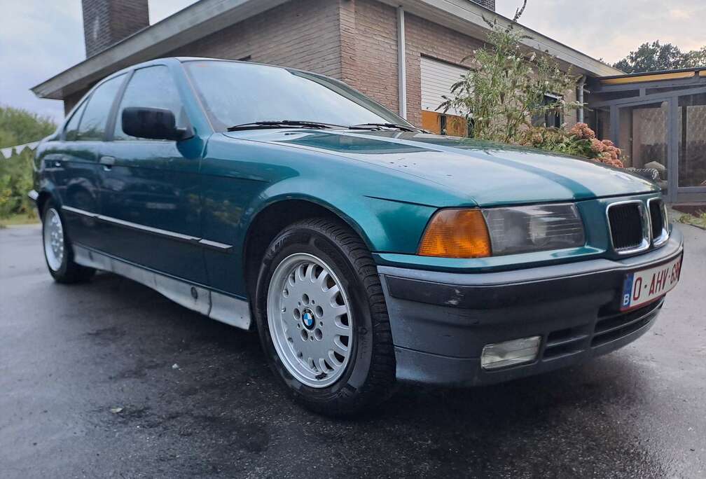 BMW i sedan