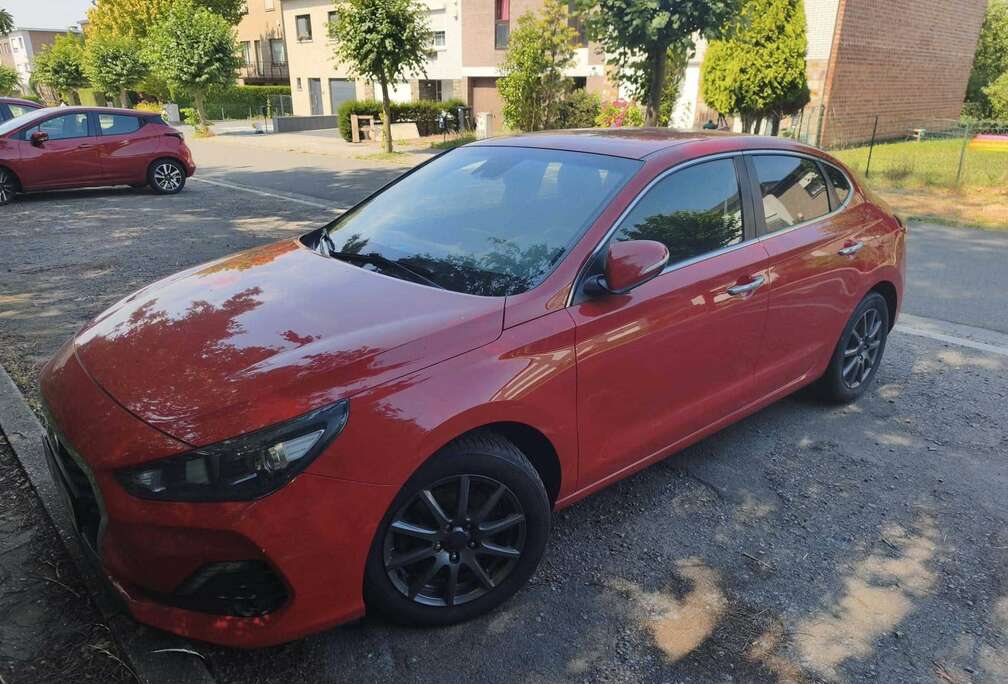 Hyundai FASTBACK FEEL