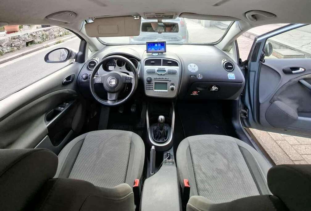 SEAT Toledo 2.0i 16v FSI Stylance