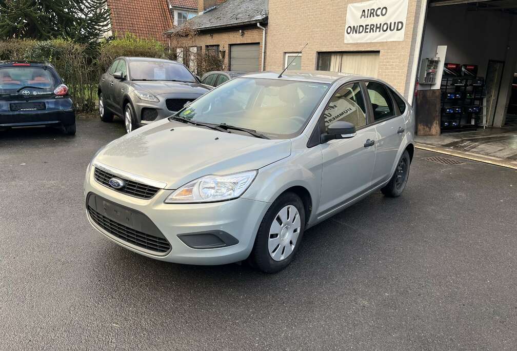 Ford Focus 1.4i Ambiente