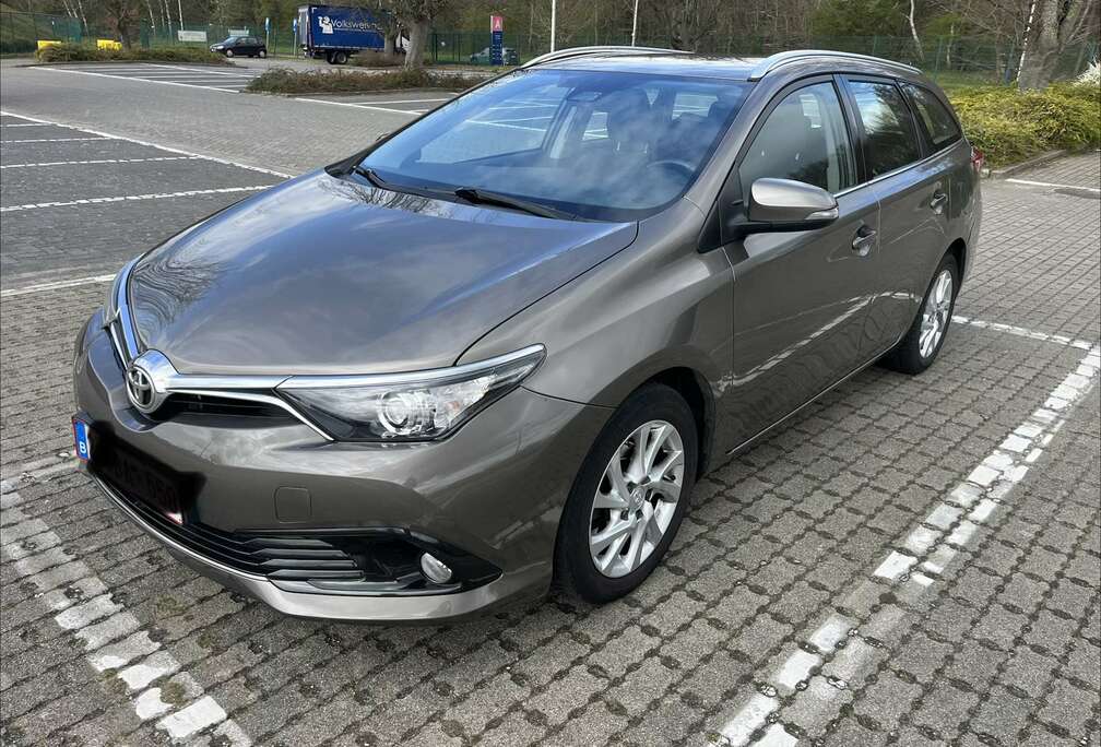 Toyota 1.6 D-4D Touring Sports Comfort