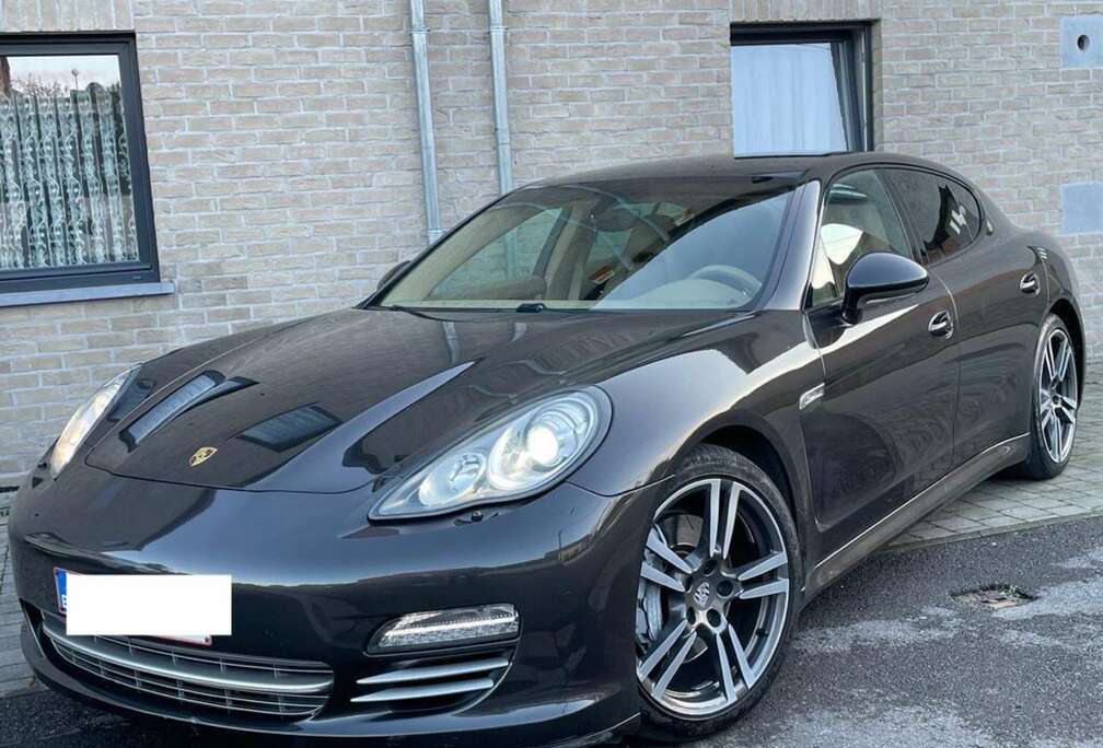 Porsche Porsche Panamera Platinum Edition