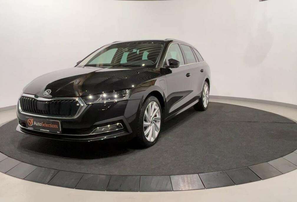 Skoda 1.4 TSI PHEV DSG Style Navi/Carplay  Camera ....