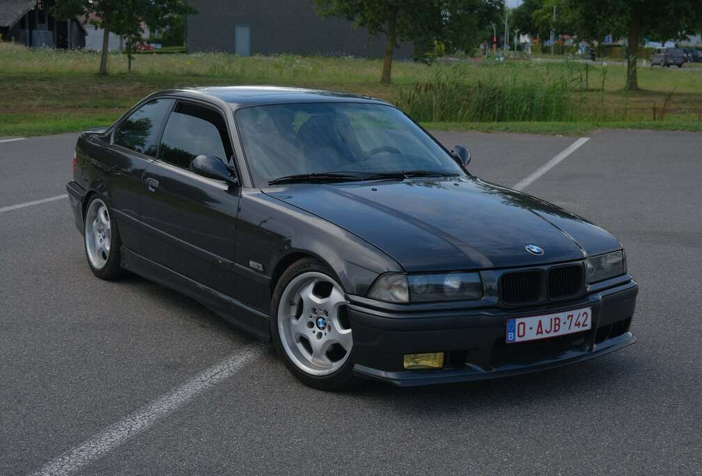 BMW 325i