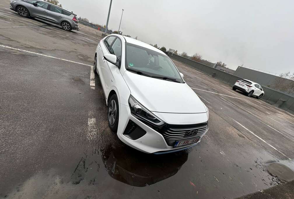 Hyundai Hybrid 1.6 GDI Premium