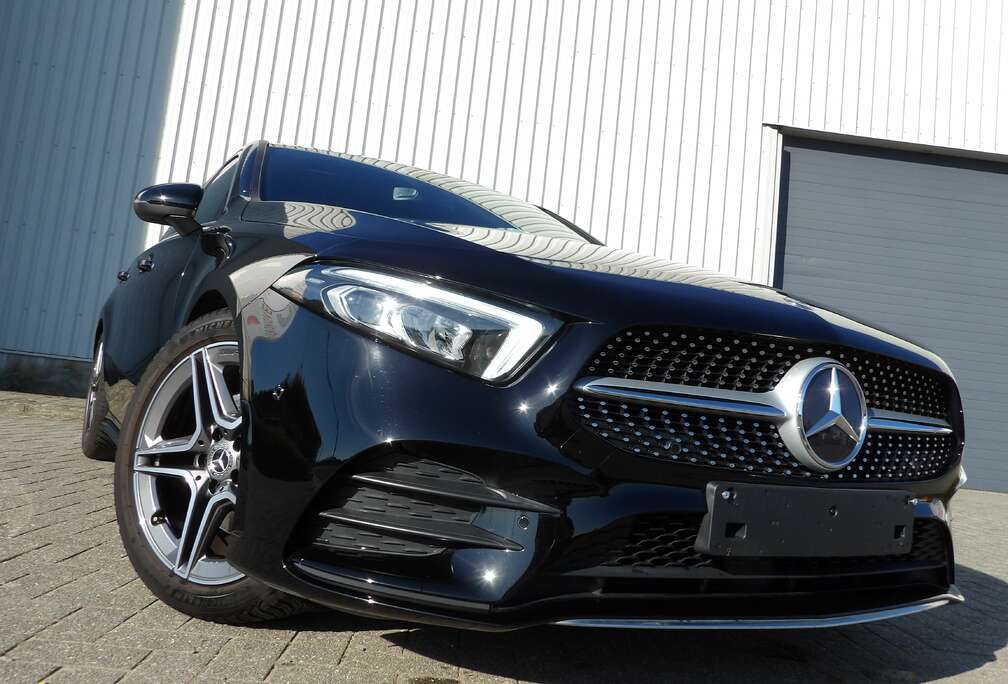 Mercedes-Benz A 180 AMG Line