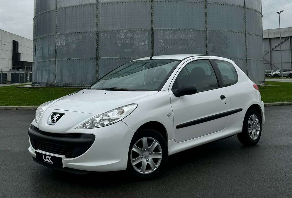 Peugeot 206+ 1.1i Urban // prete à immatriculer // garent