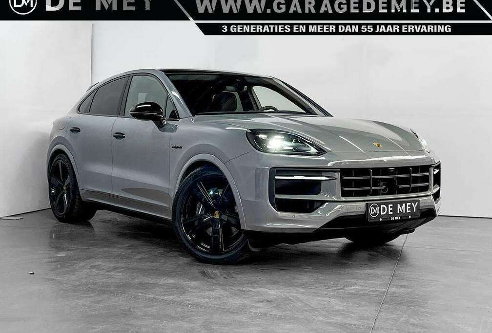 Porsche Coupé 3.0 PHEV Sportdesign  Trekhaak  Pano  LuchtV / 360  14-Way