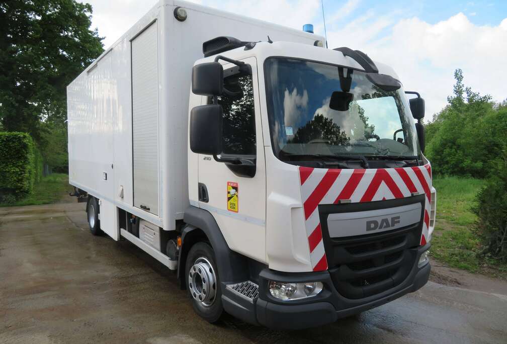 Trucks-Lkw LF210FA - ingericht