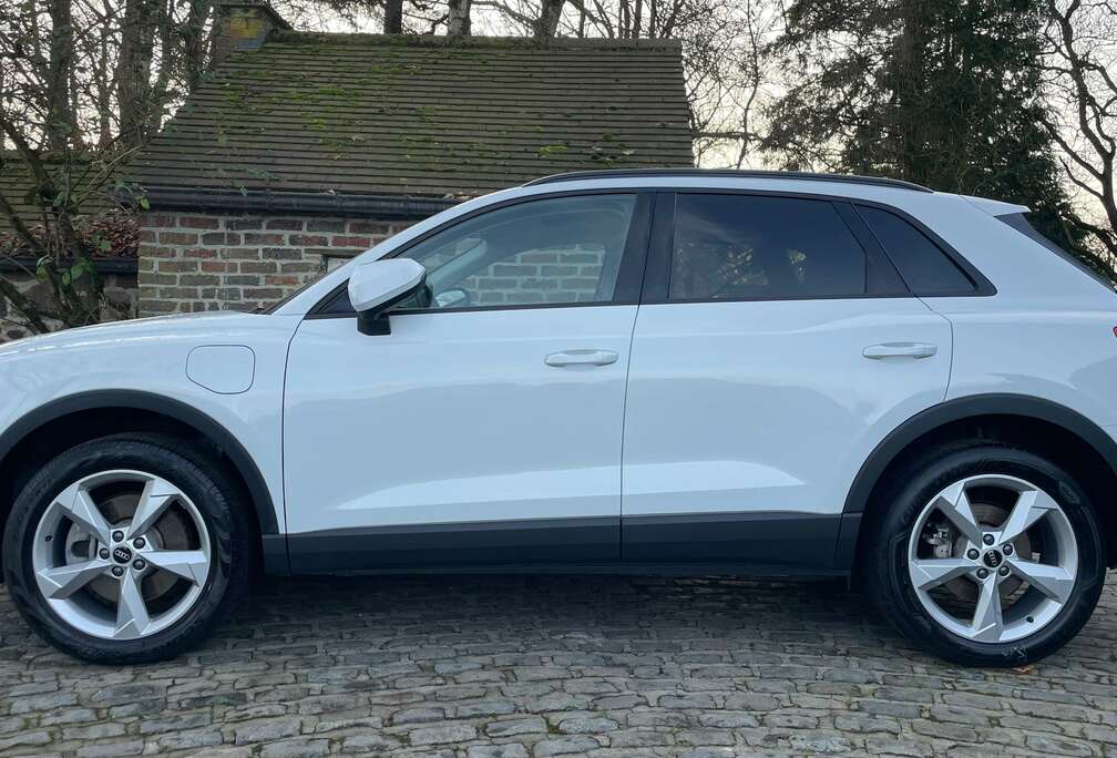 Audi Q3 PHEV 45 TFSIe S tron(180 kW)Toit ouvrant panoramique, int cuir, jantes 19\'\' etc...PrixTVAC