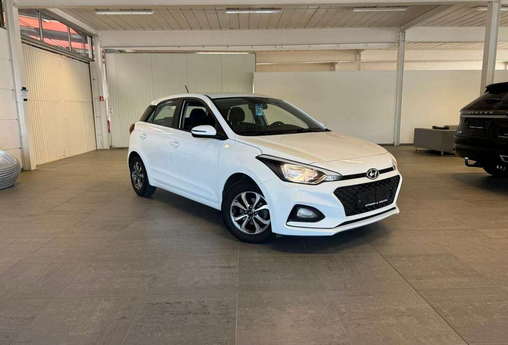 Hyundai CAMERA / CARPLAY / ZEER PROPER