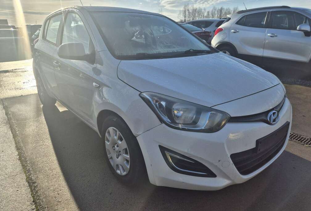 Hyundai 1.2i Comfort // DEGATS CAROSSERIE // EXPORT