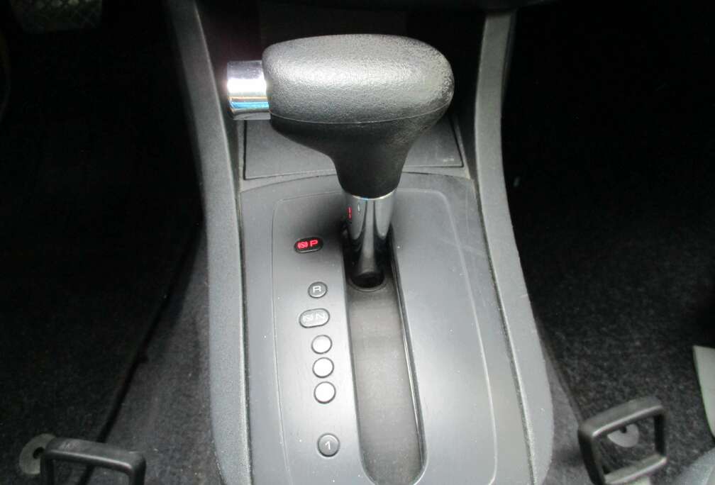 SEAT 1.4  AUTOMAAT  91.500KM + CAR PASS.